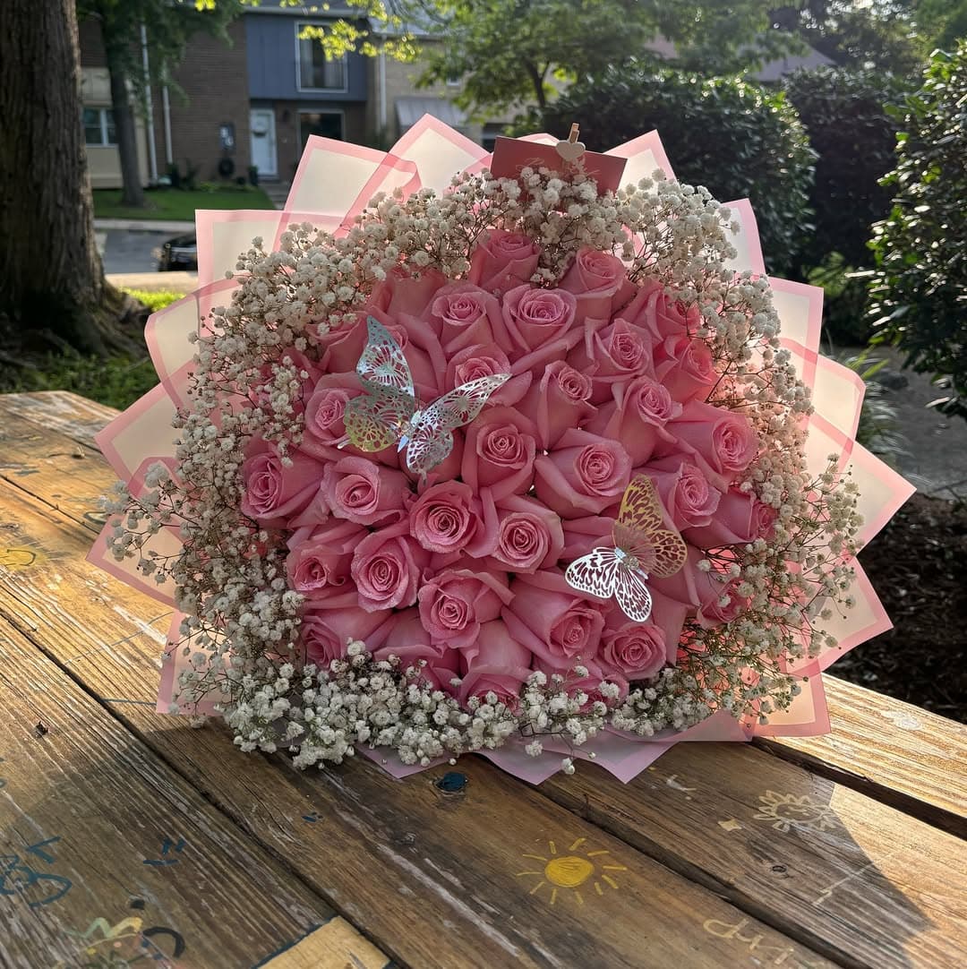 Preserved floral arrangement by Bouquets by Naomy