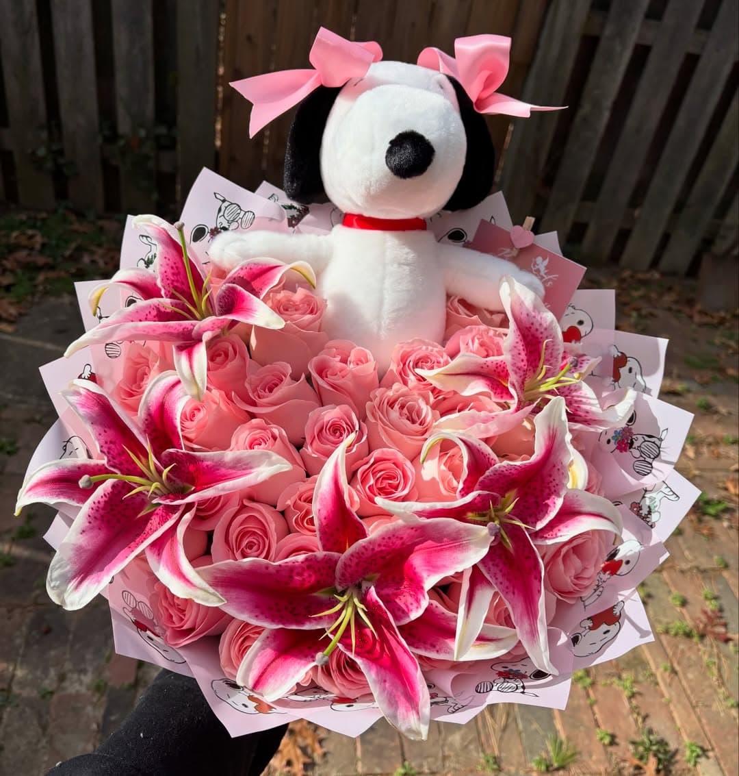 Bouquets by Naomy arrangement 10