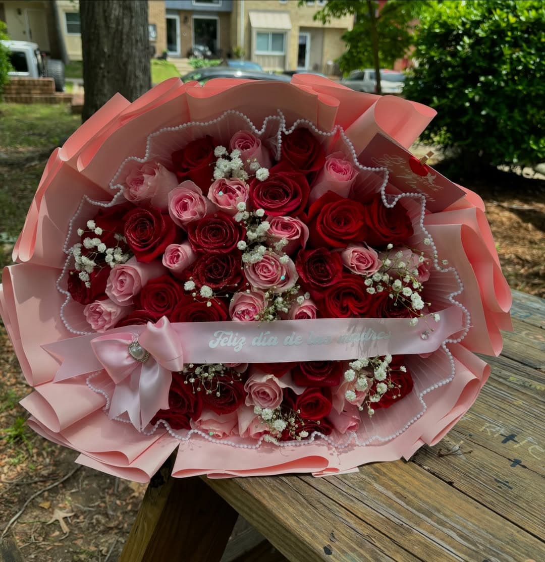 Bouquets by Naomy arrangement 3